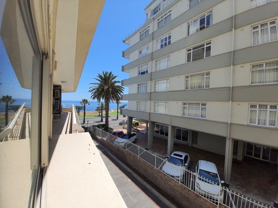 To Let 1 Bedroom Property for Rent in Sea Point Western Cape